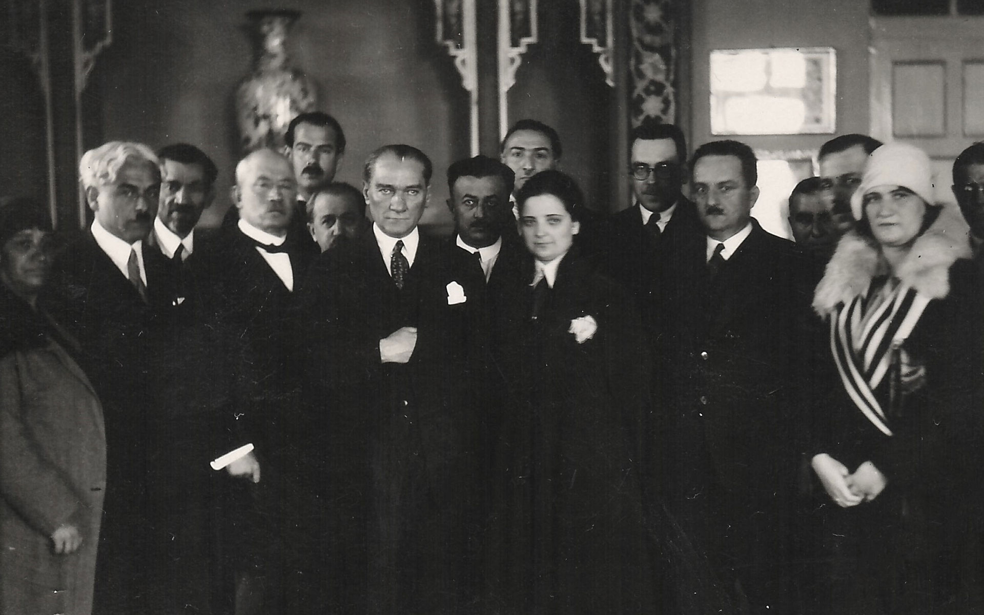 Cumhuriyetin Öncü Kadınları