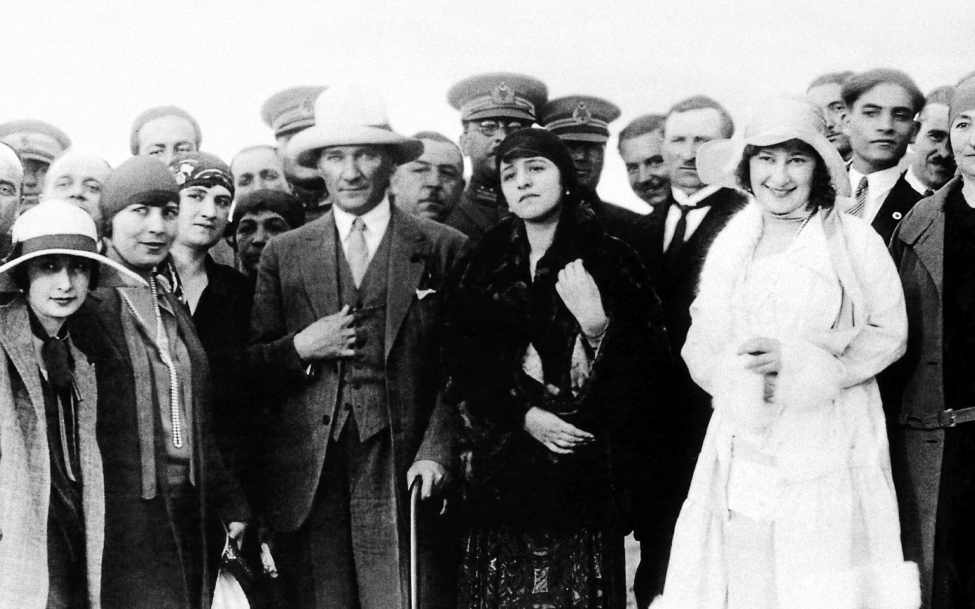 Cumhuriyetin Öncü Kadınları